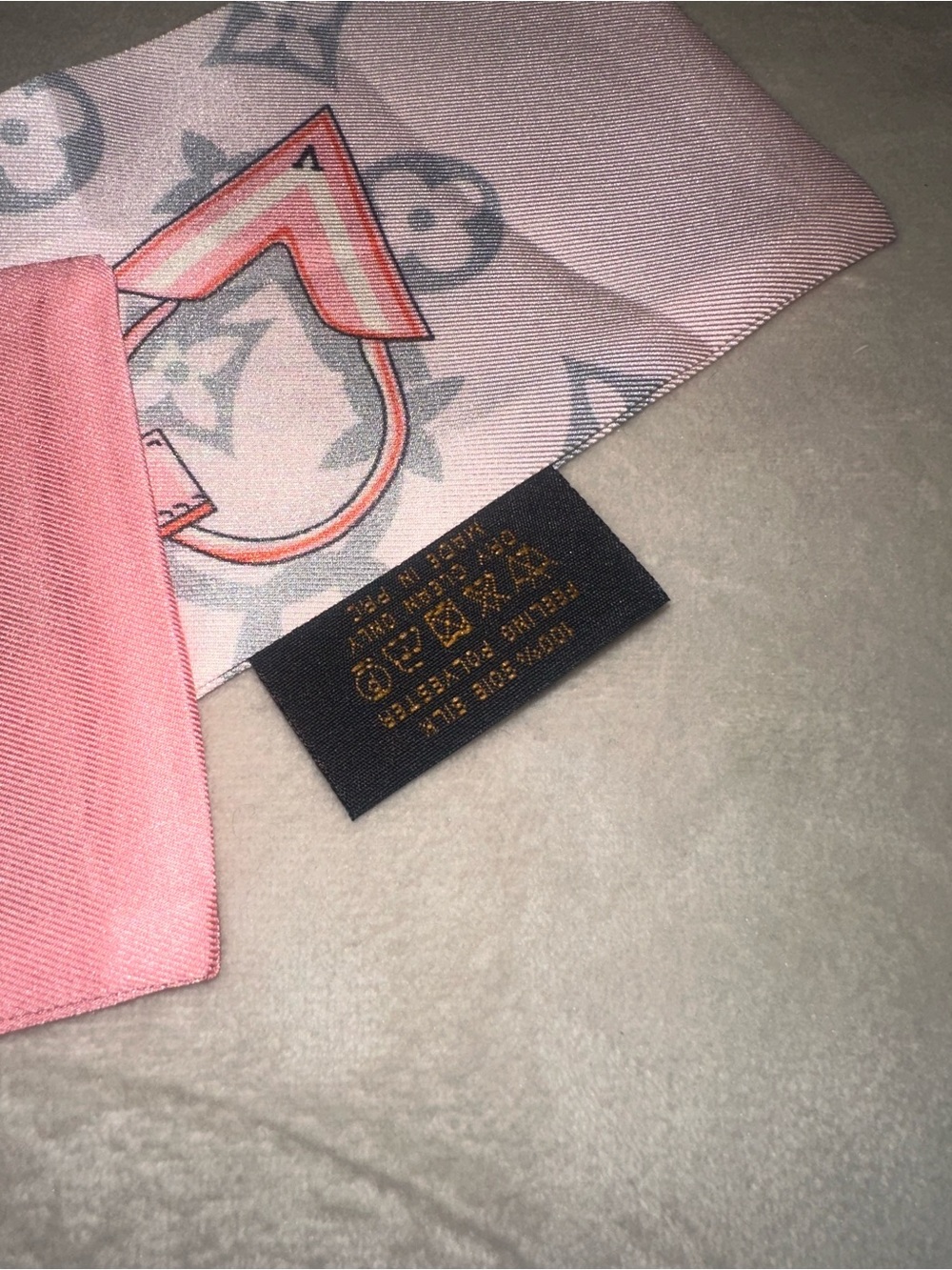 44in Scarf Pink Design - Picture 3 of 3